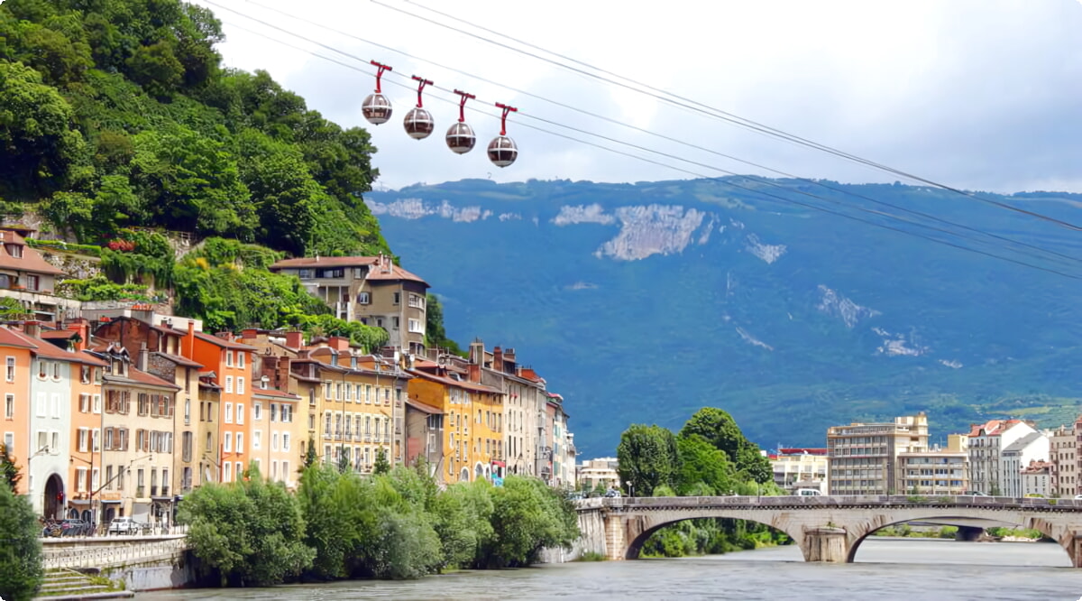 Nossos serviços de aluguel de carros oferecem uma seleção diversificada de veículos em Grenoble.